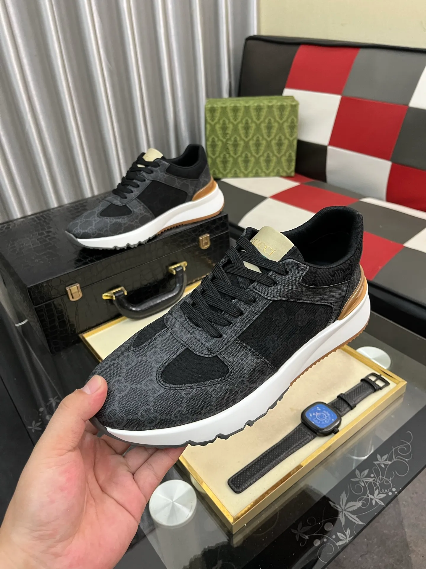 Men's shoes 💰438⌚️⌚️Gucci •Gucci original quality.~ Unique modern style sneakers. 🏃A must-have casual shoe for trendy men😍😍 Original brand imported from Italy, imported original leather, sheep lining (refuses to discolor and grind feet) Sole: Original sole provided by the original factory, French lazy style design ⚠️Fit to the feet, original quality, super comfortable original sole. Just like shooting the real thing 🎬The real thing is better, code number: 38-443️⃣colors available